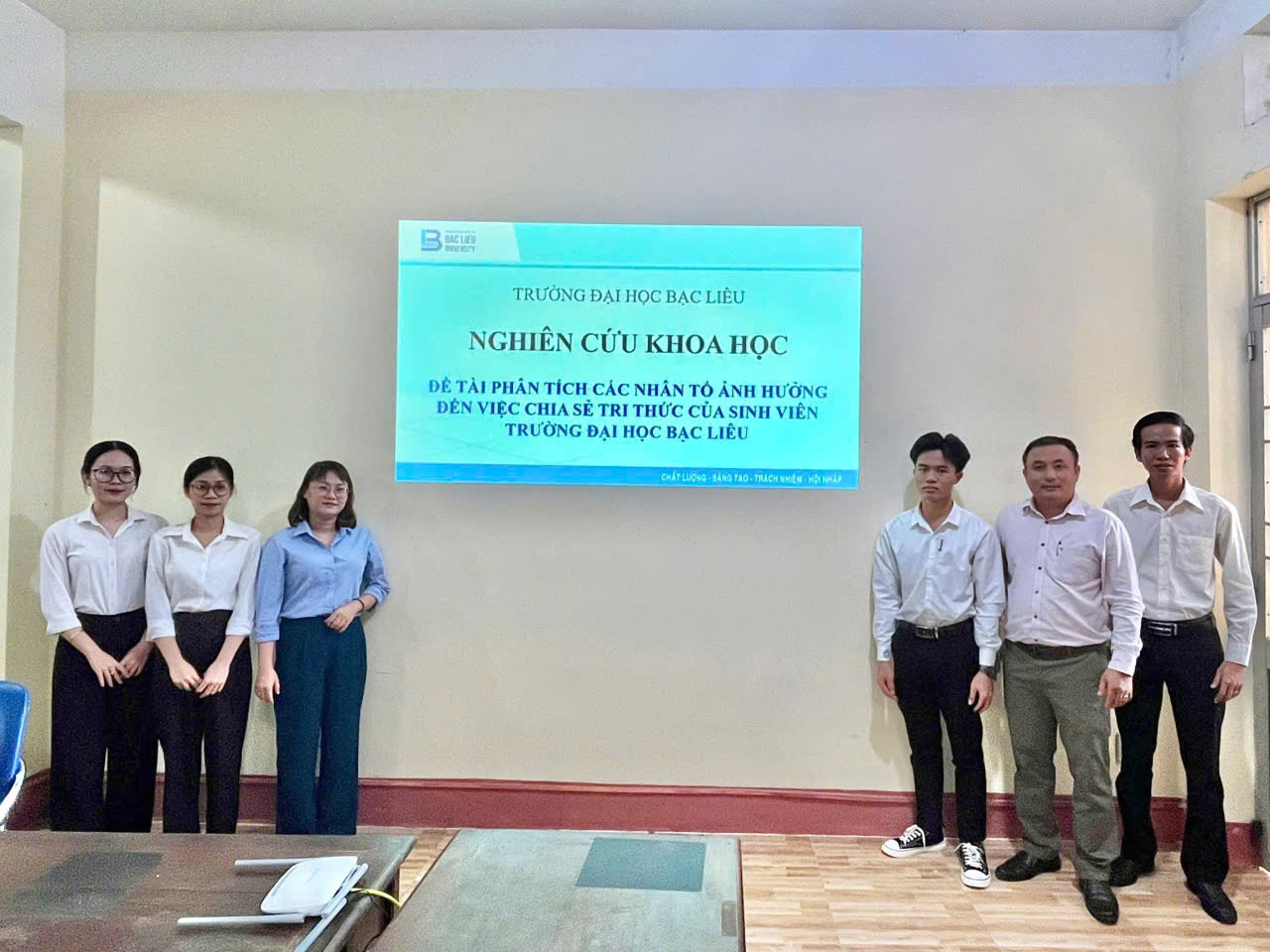 KHOA KINH TẾ VÀ LUẬT TỔ CHỨC BUỔI NGHIỆM THU CÁC ĐỀ TÀI NGHIÊN CỨU KHOA HỌC SINH VIÊN NĂM HỌC 2024-2025
